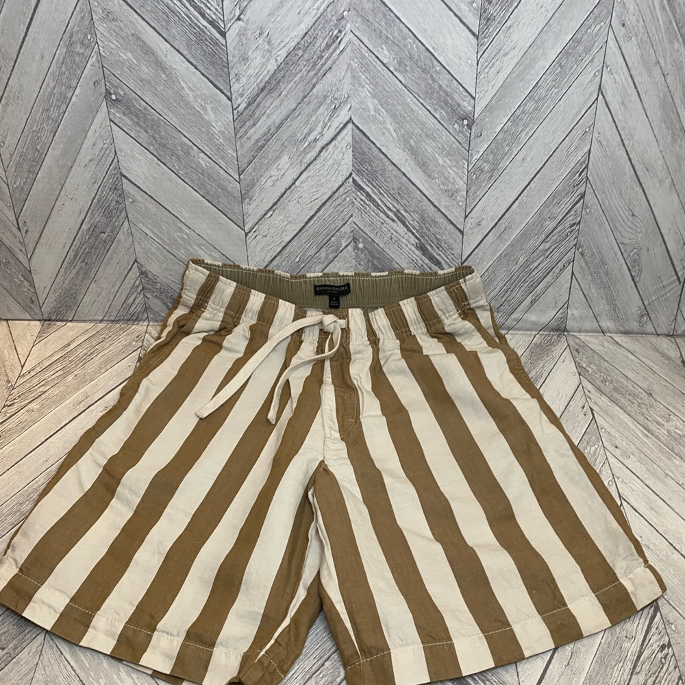 Banana Republic Tan and Cream Striped Women's Shorts